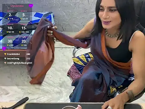 LuvLayla webcam