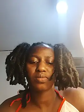 Squirt-quenn live cam on StripChat