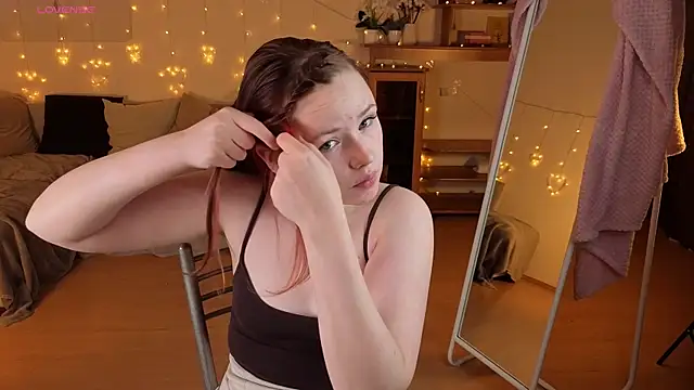 Sweetie_Hope live cam on StripChat