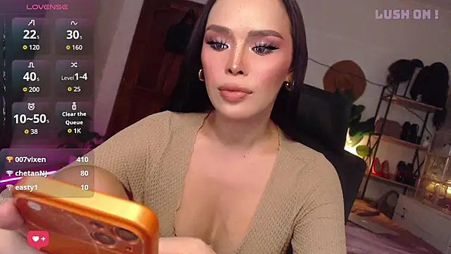 LooveLolitaa69 webcam