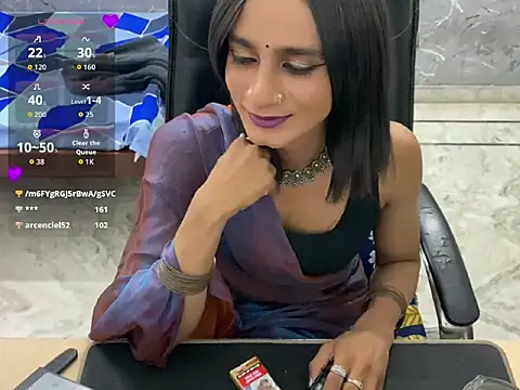 LuvLayla live cam on StripChat