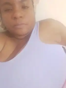 bigtitssxx live cam on StripChat