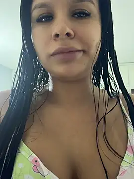 Elara_Luxe webcam