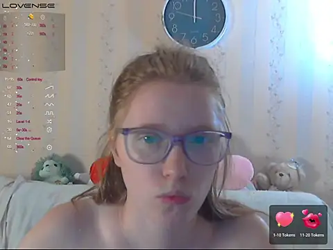 LustfulSarah live cam on StripChat