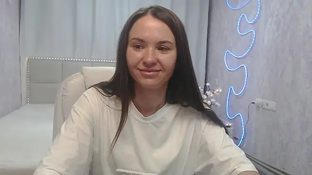 KaraCriegs webcam