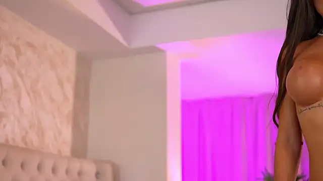 LalaRoze webcam