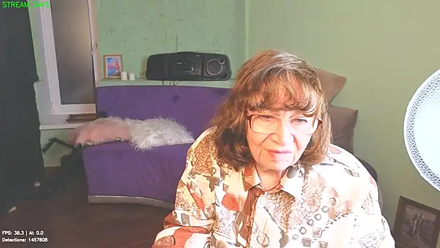 Betty_Brick live cam on StripChat