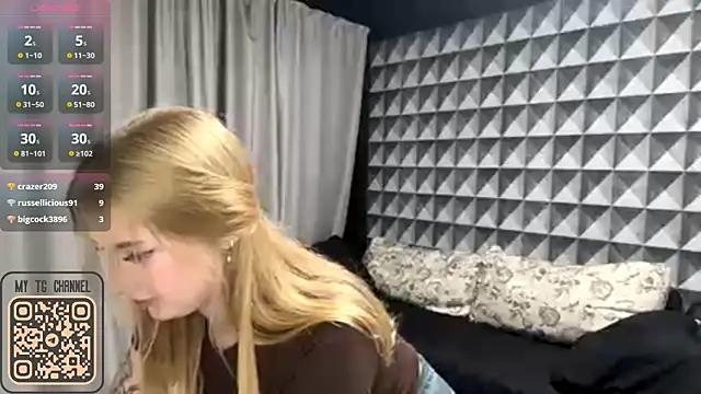UlteriorGlute live cam on StripChat