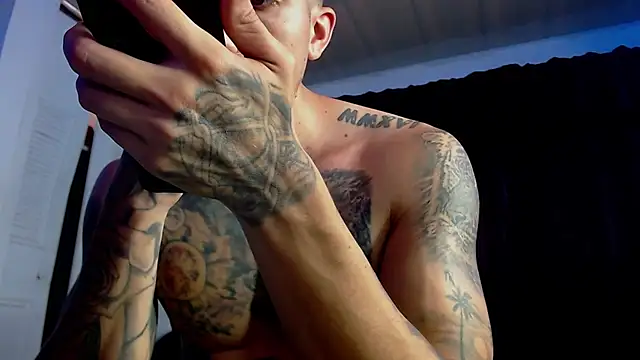 Adam_Hudsond webcam