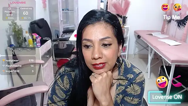 titsbiglovers webcam