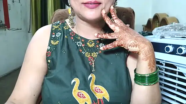 Cute_Mahi22 webcam