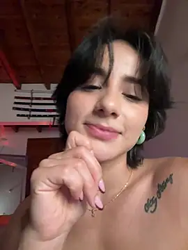 Ale_Lewis webcam