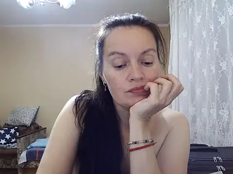 LoveNBloom webcam