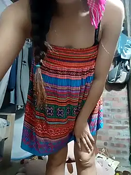 HeresThuy22 webcam