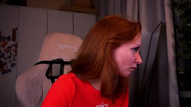 Liuba_Fox webcam