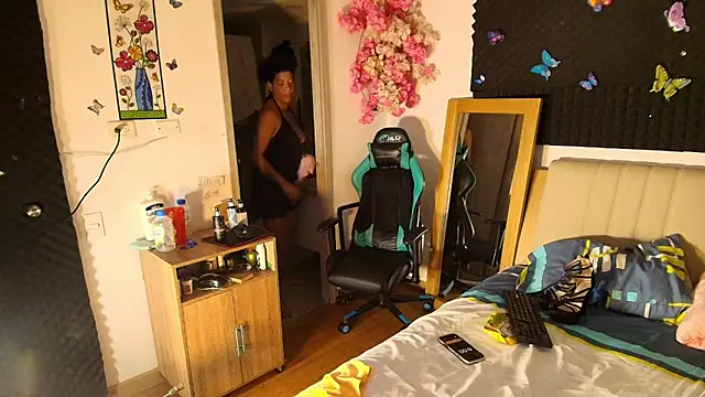 golden_goddess38 webcam