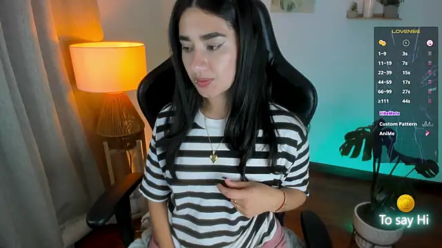 Anya_Volkov webcam