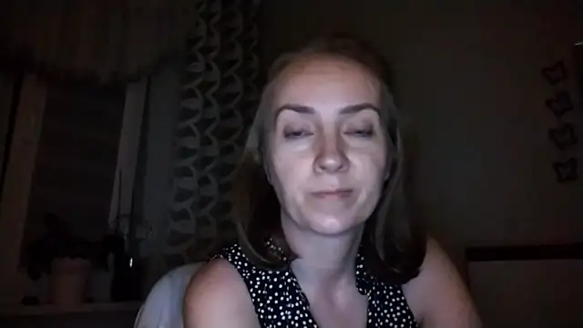 JenniferAlone webcam