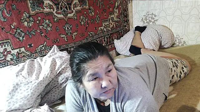 Zulfiya_Bruce webcam