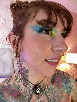 Evangelyne_1 live cam on StripChat