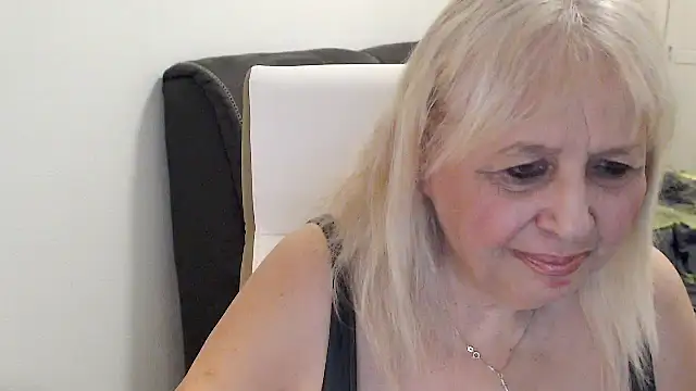 SusiLifeXXX webcam