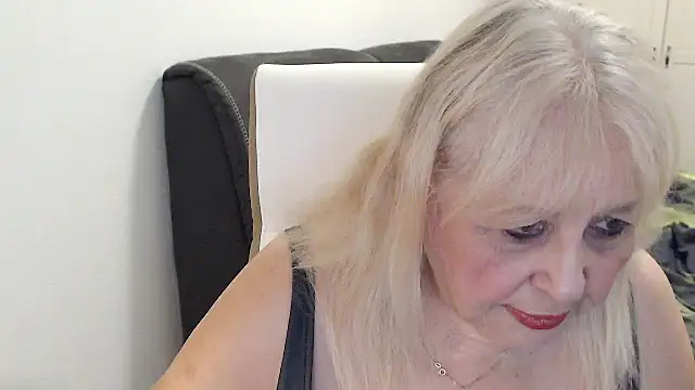 SusiLifeXXX webcam