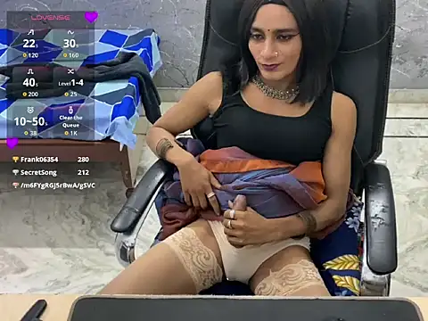 LuvLayla webcam