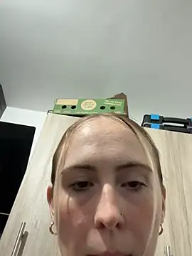 BaddieRiRi224 webcam