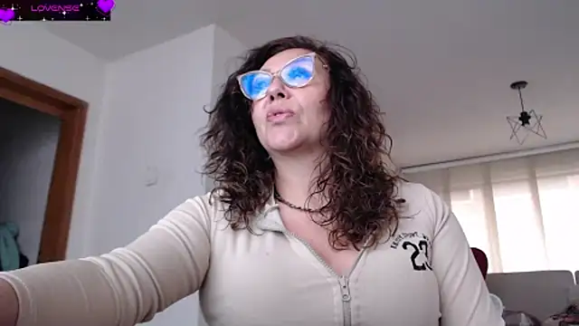 Myrnasexxx webcam
