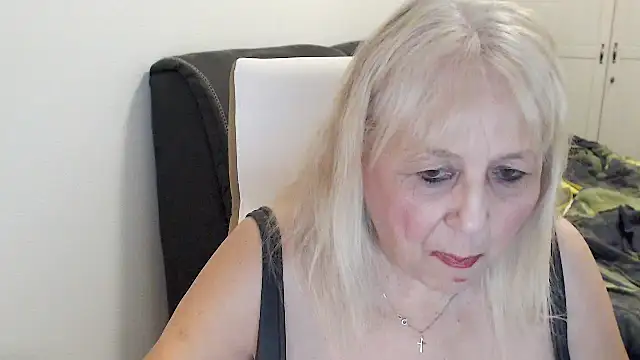 SusiLifeXXX webcam