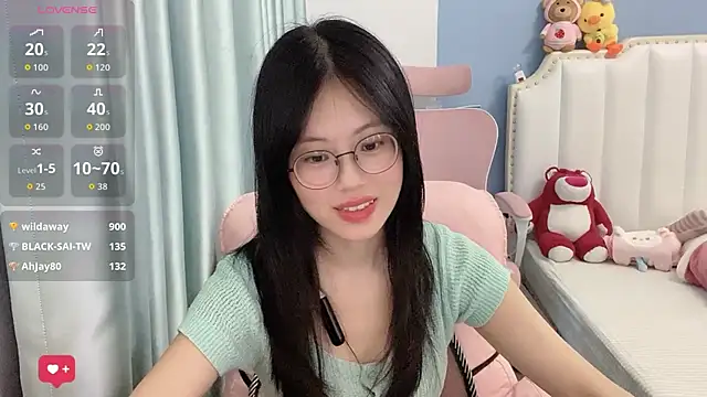 Luna-666 live cam on StripChat