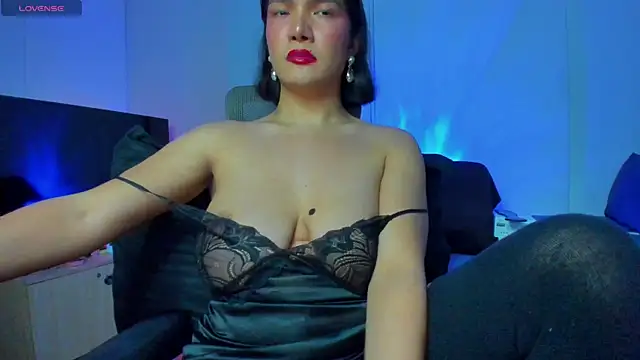 savanna013 live cam on StripChat