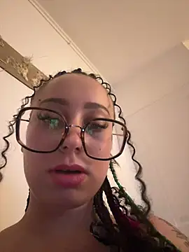 queenlo_xxx webcam