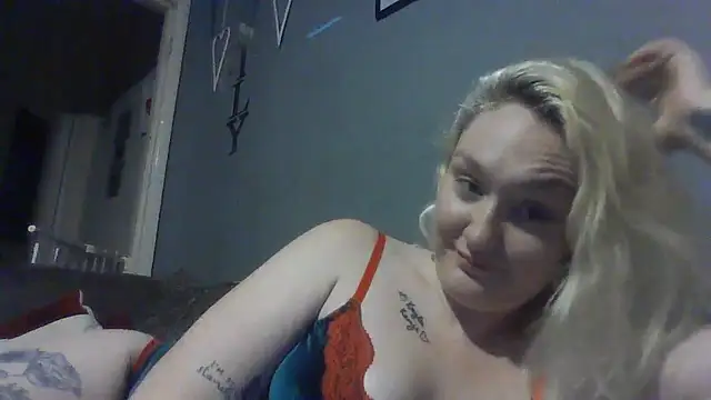 Peachyxo2 webcam