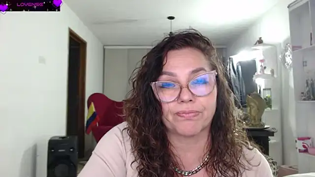Myrnasexxx webcam