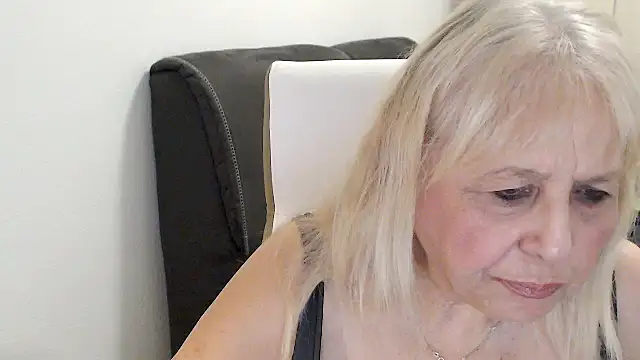 SusiLifeXXX webcam