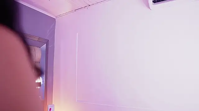 Luu_Princess live cam on StripChat