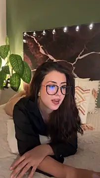 EmaSaenz live cam on StripChat