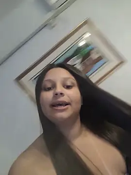 julia_moreira webcam