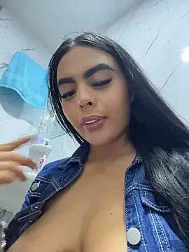 Aylin_Fox webcam