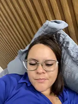 Laryssinha_69 webcam