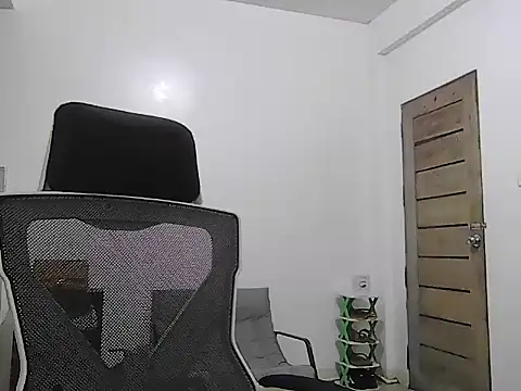 XxSensationSelena18 webcam