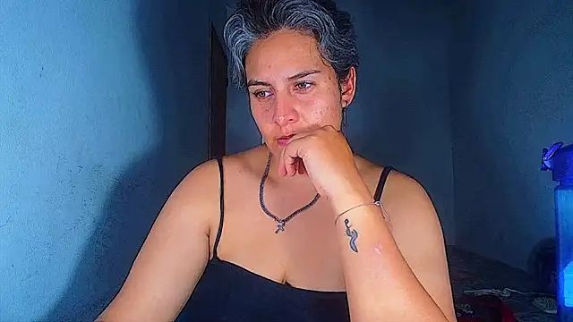 Yessi_rousse webcam