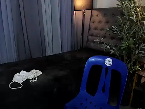 Hugecockasianprincess webcam