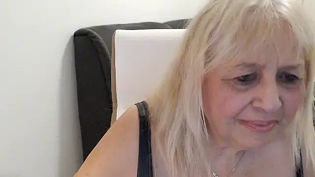SusiLifeXXX webcam