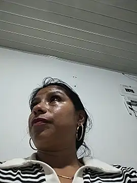 AngelicaStorms webcam