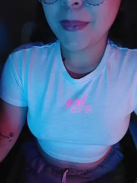 Elinaax live cam on StripChat