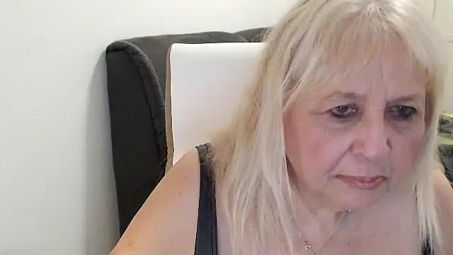 SusiLifeXXX webcam