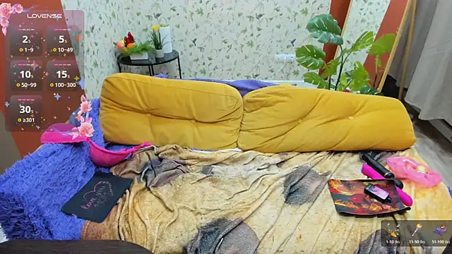 FlirtyMary webcam