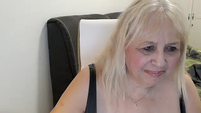 SusiLifeXXX webcam